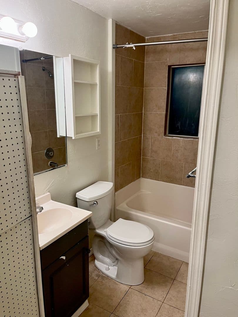 College Place Apartment: 441-459 SE 12th St