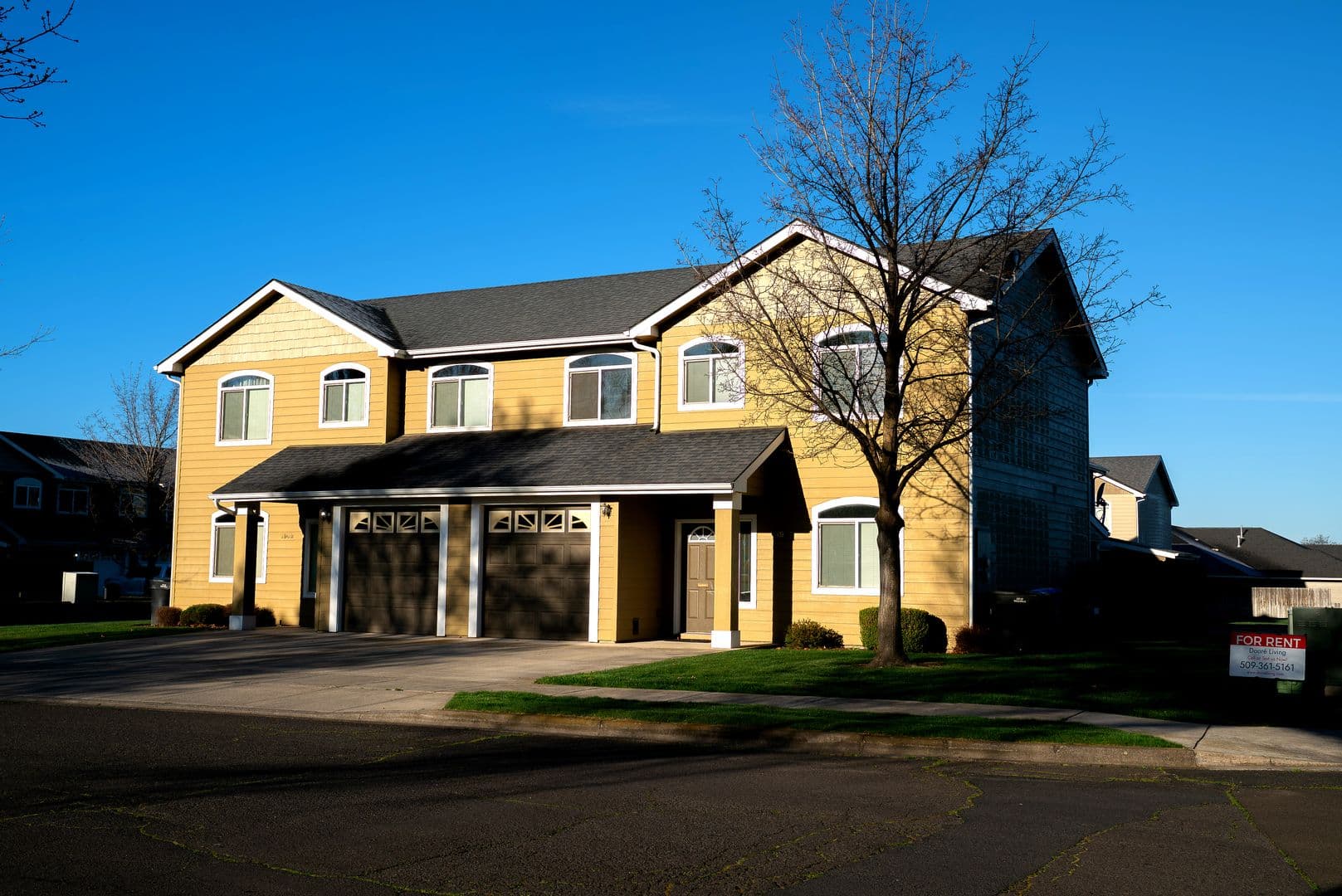 Walla Walla Apartment: 1900 1902 1904 1908 Sunset Drive