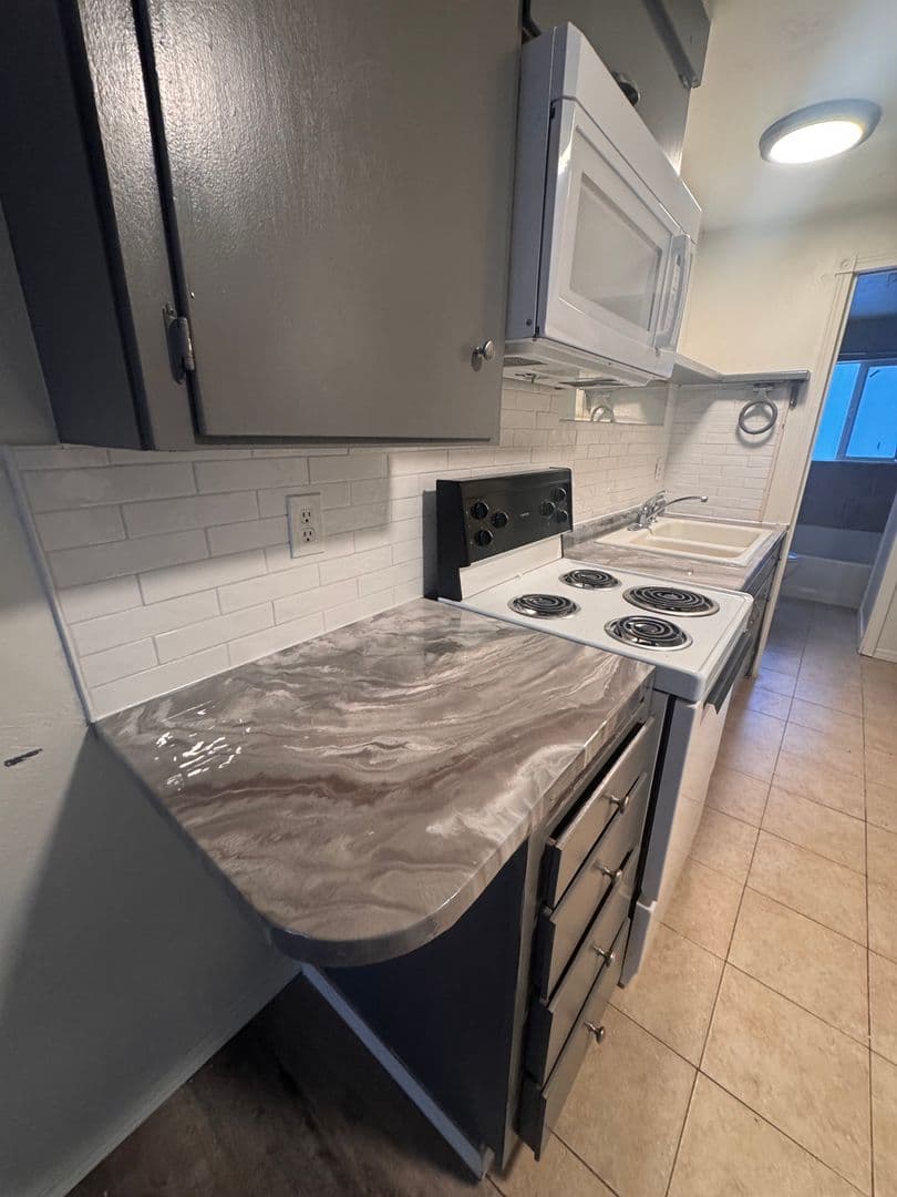 College Place Apartment: 441-459 SE 12th St