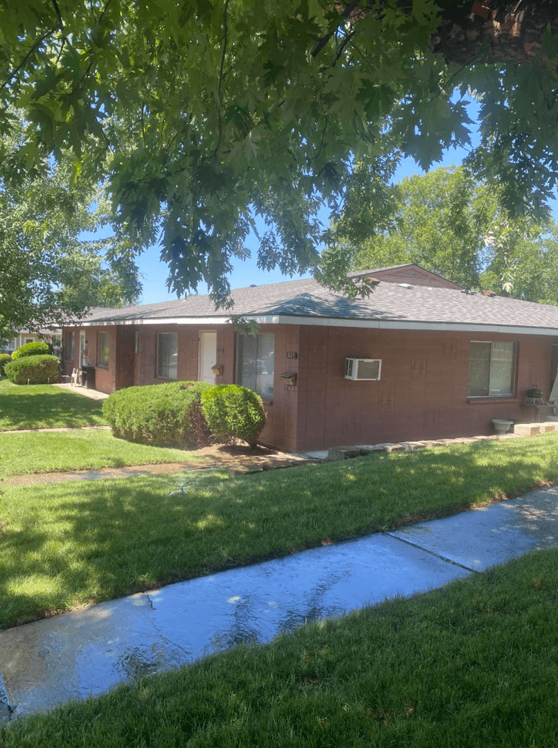 College Place Apartment: 441-459 SE 12th St