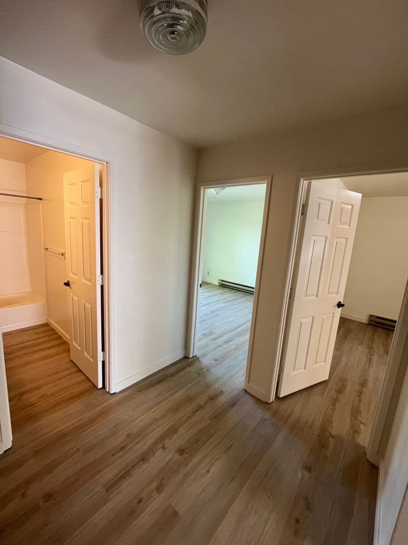 Milton Freewater Apartment: 701 - 723 NE 6th Ct.