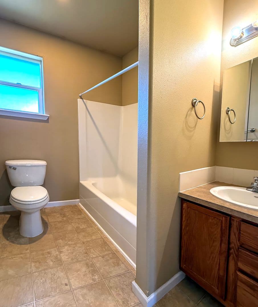 Walla Walla Apartment: 1900 1902 1904 1908 Sunset Drive