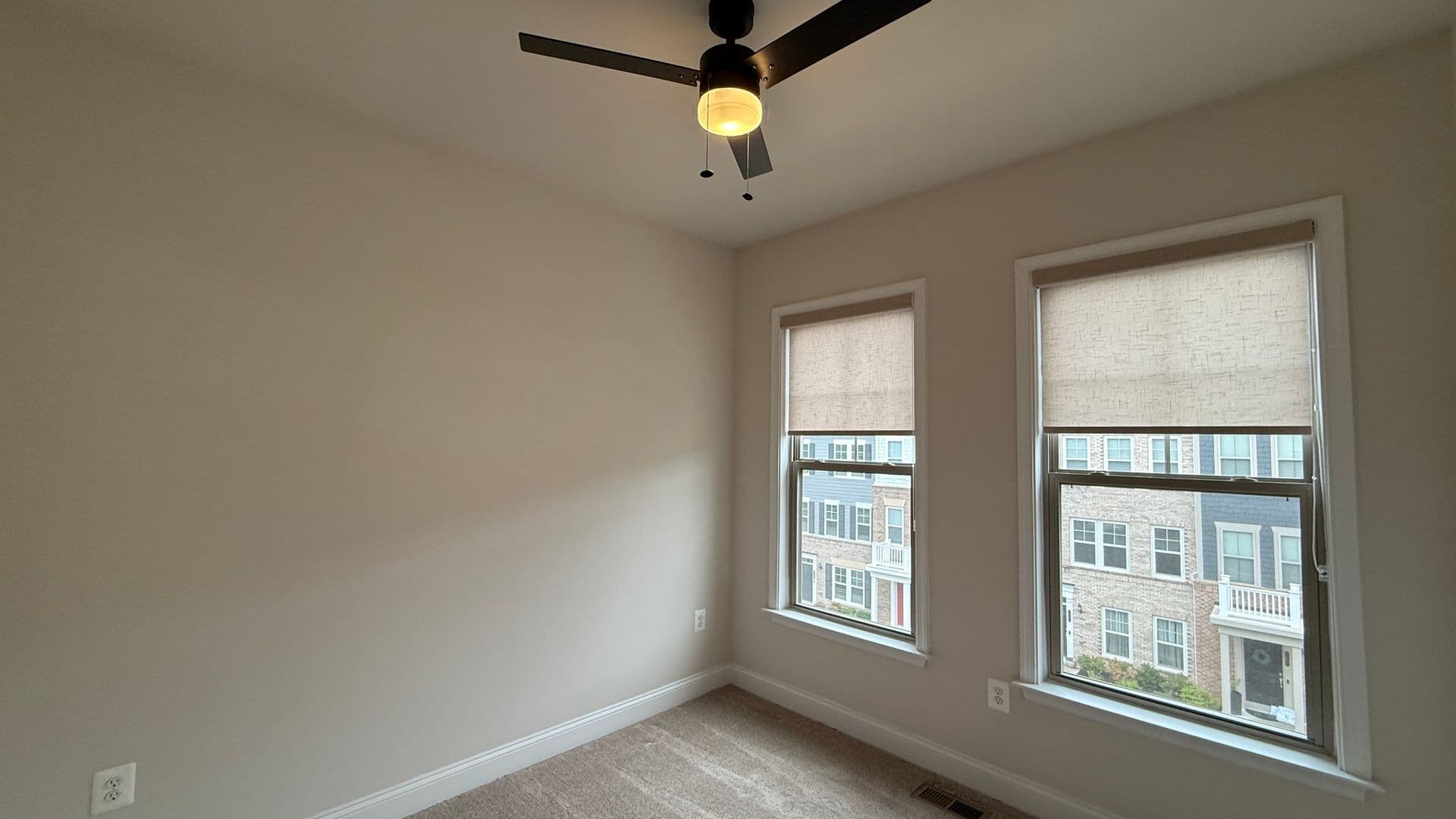 Dumfries Townhome: 1949 Greenbriar Hall Rd