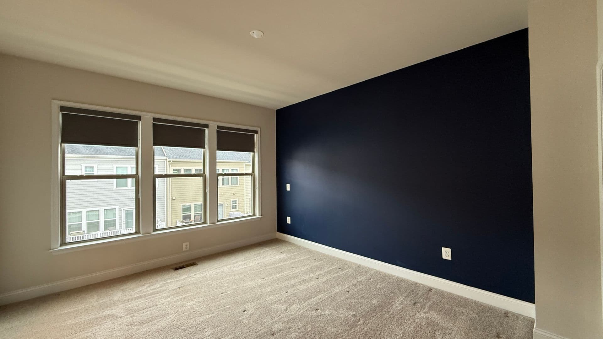 Dumfries Townhome: 1949 Greenbriar Hall Rd