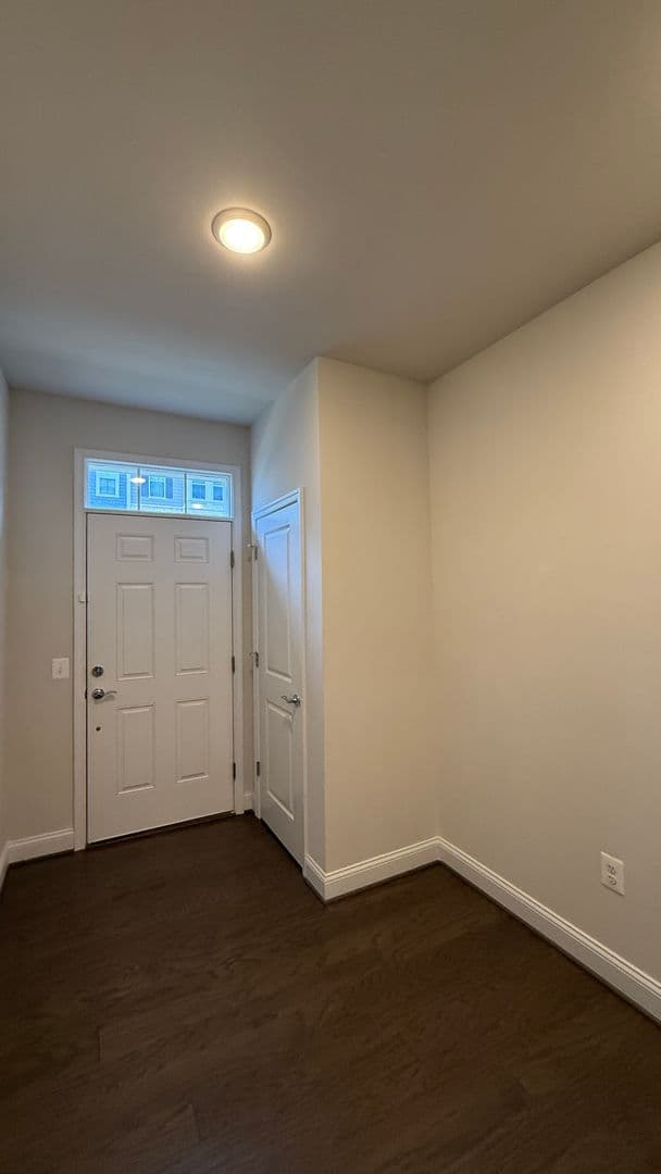Dumfries Townhome: 1949 Greenbriar Hall Rd