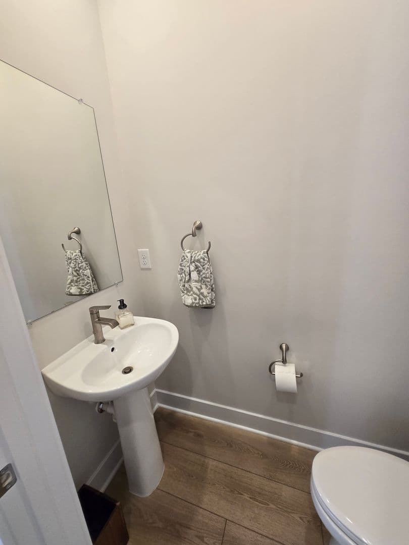California Townhome: 45294 Clearview Way