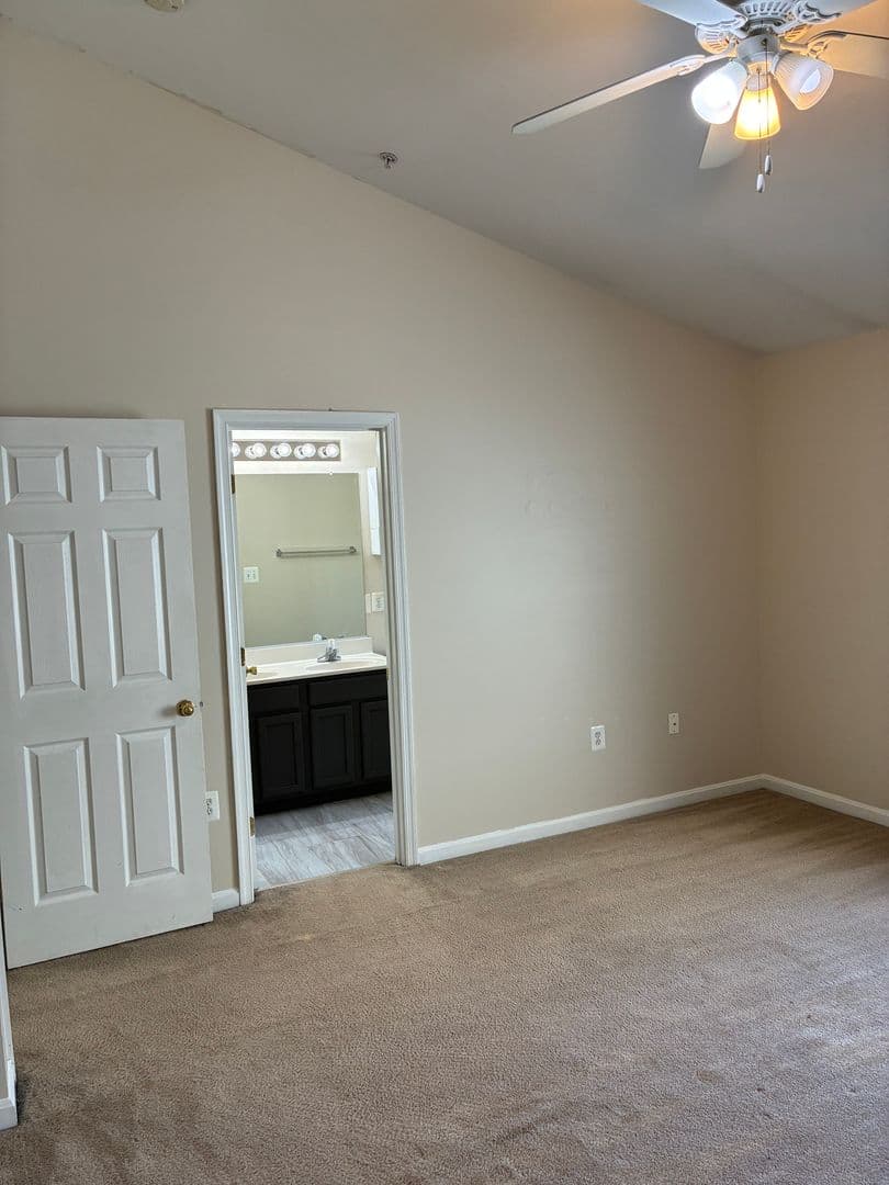 White Plains House: 10164 Tree Frog Place