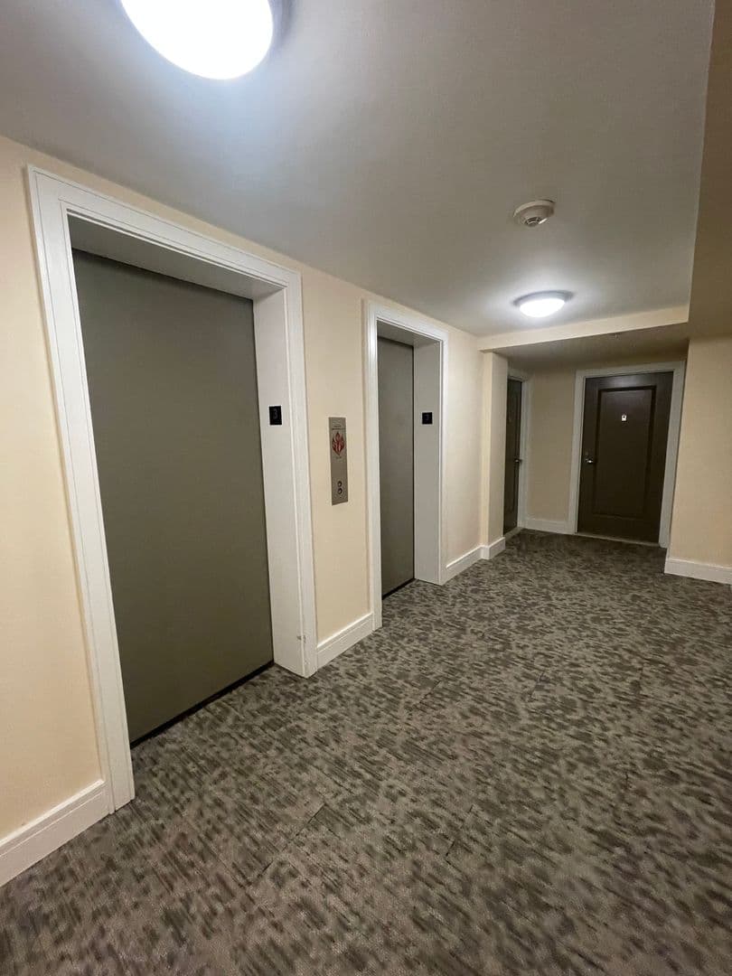 Washington Condo: 800 4th St. SW