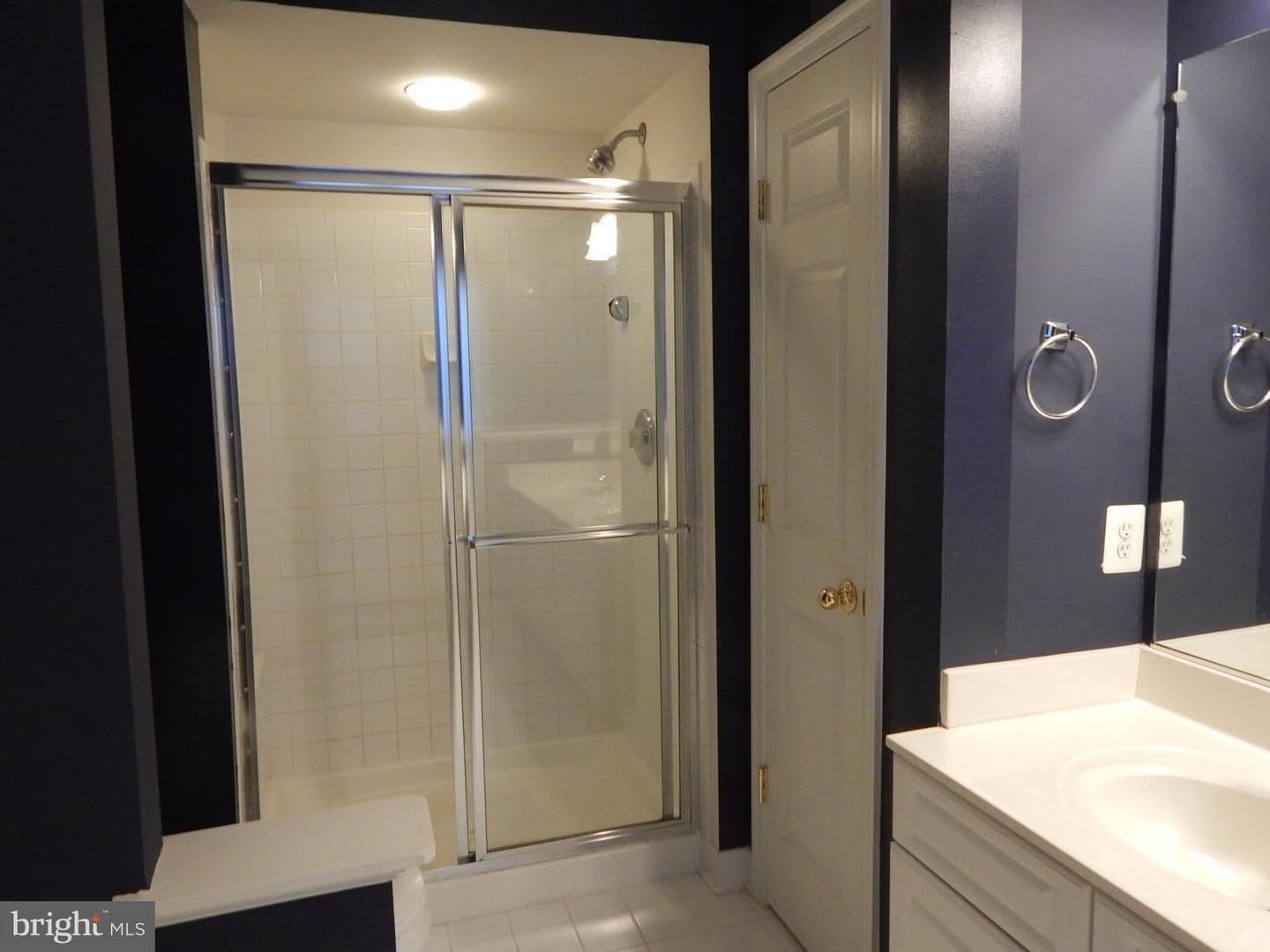 Alexandria House: 6409 Nice Pl