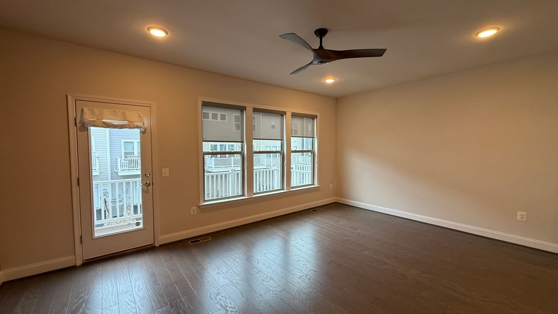 Dumfries Townhome: 1949 Greenbriar Hall Rd