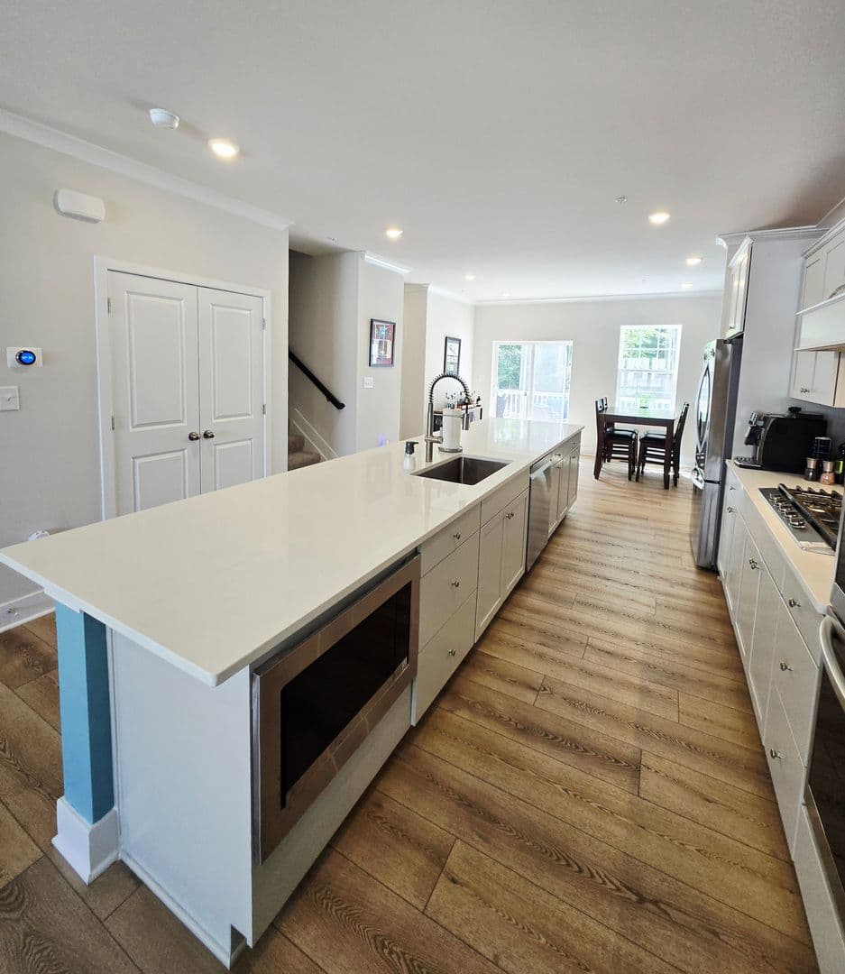 California Townhome: 45294 Clearview Way