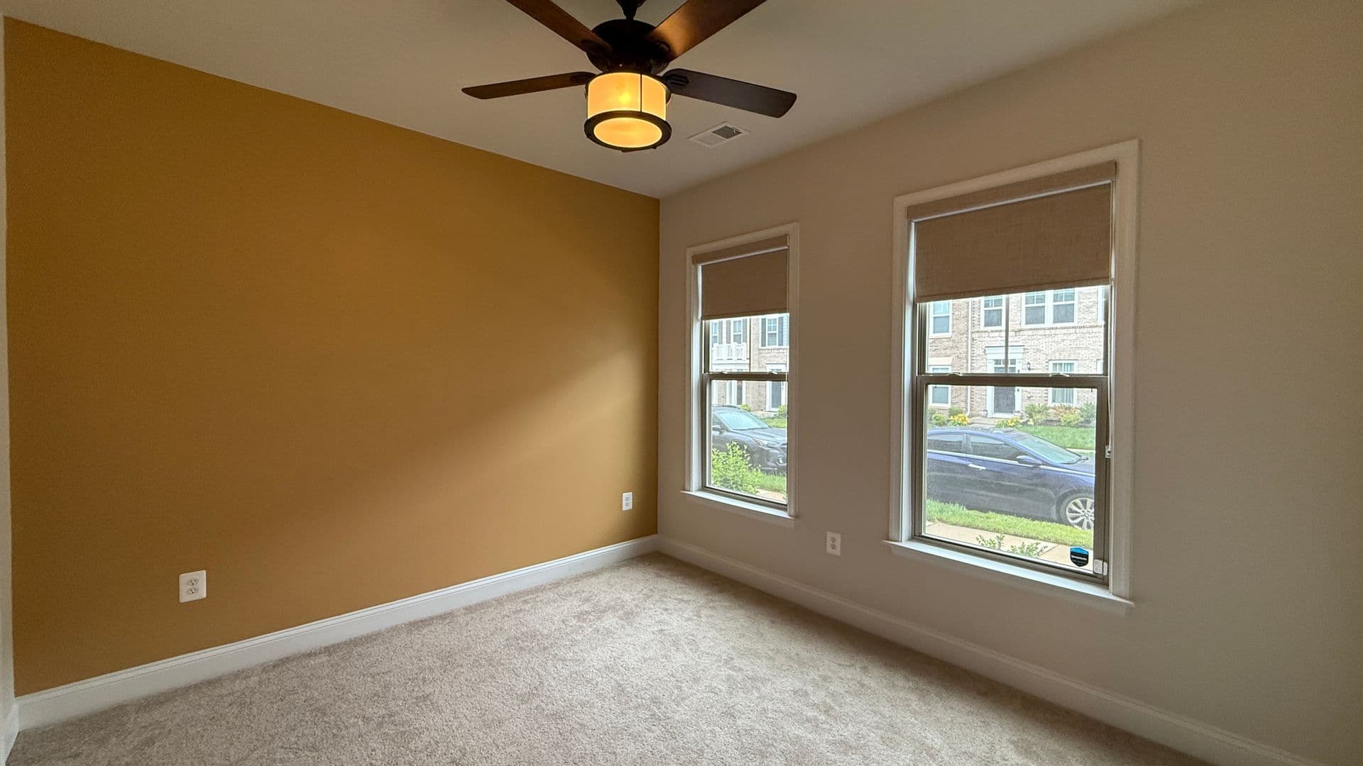 Dumfries Townhome: 1949 Greenbriar Hall Rd
