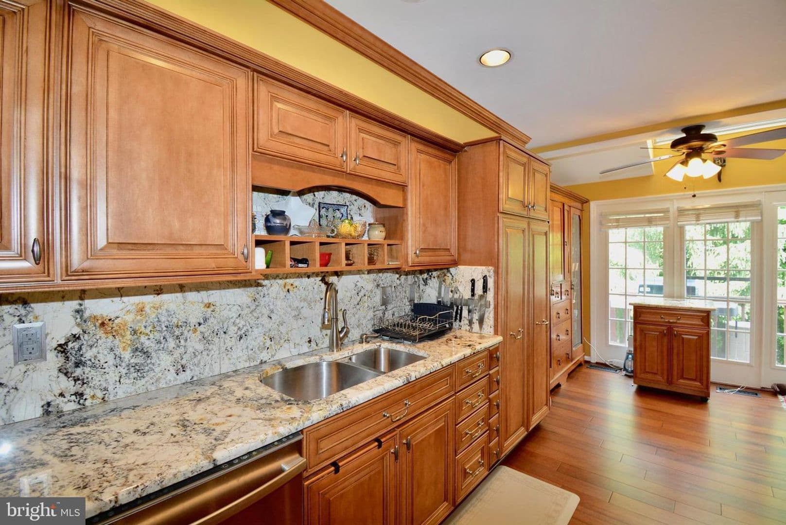 Alexandria Townhome: 6153 Summer Park Lane