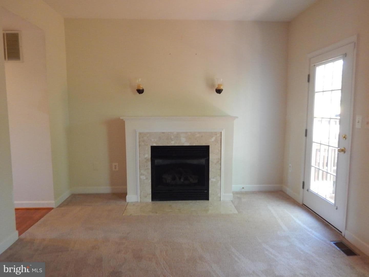 Alexandria House: 6409 Nice Pl