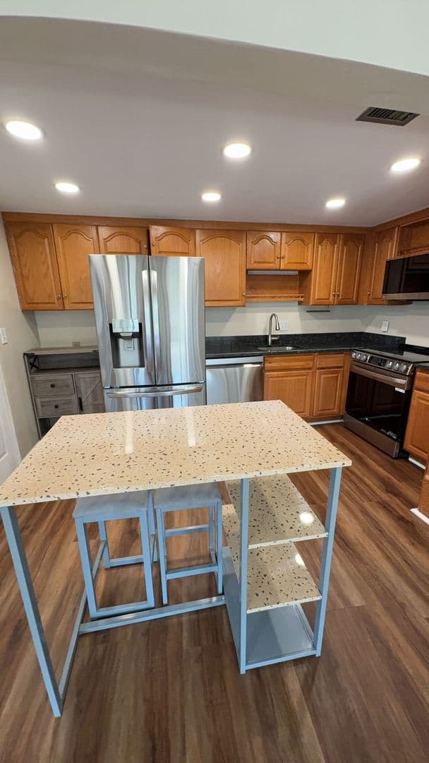 Alexandria House: 6301 Stevenson Avenue