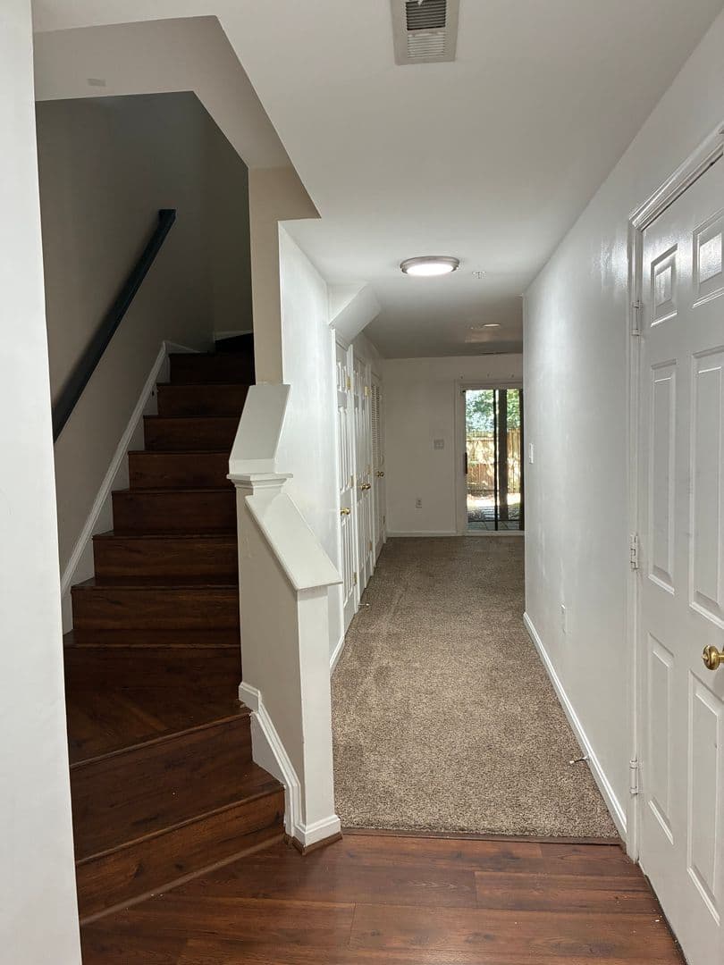 White Plains House: 10164 Tree Frog Place
