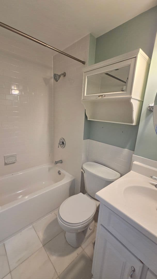 Alexandria Townhome: 6638 Greenleigh Lane