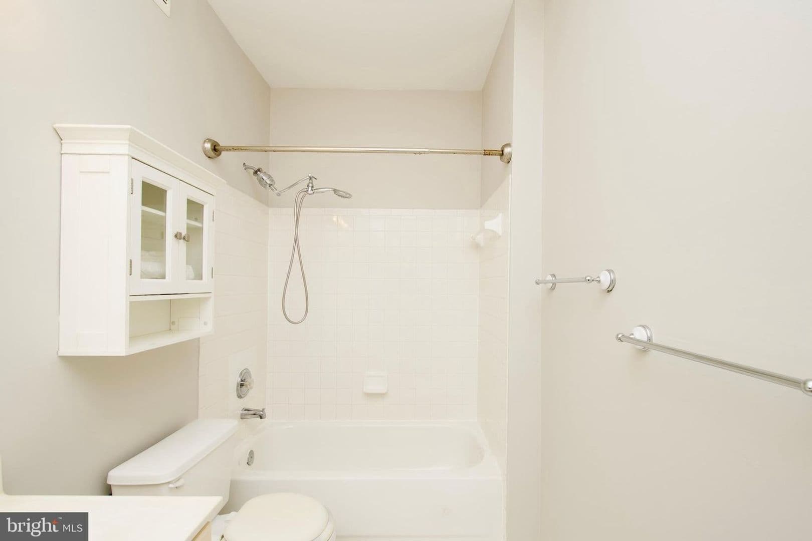 Alexandria Condo: 2324 Henshaw Pl