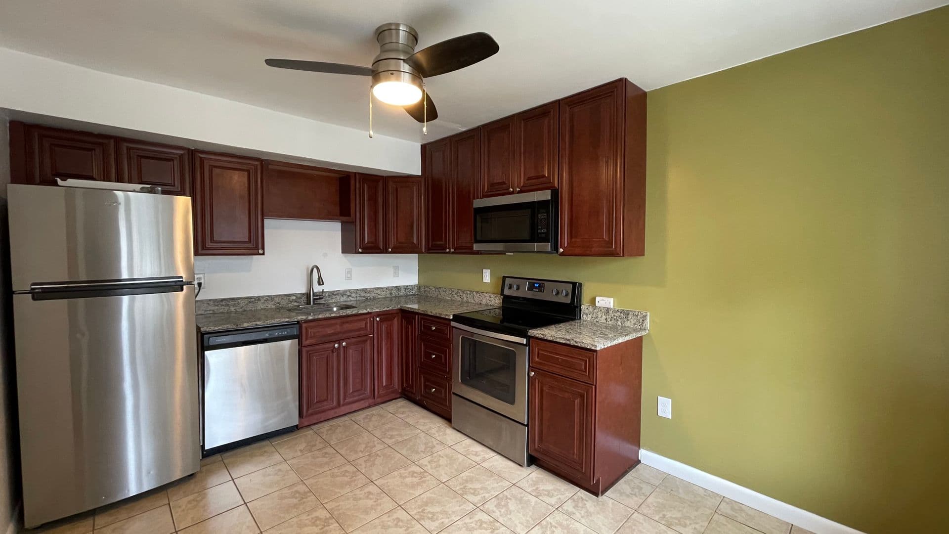 Woodbridge Townhome: 14646 Ponderosa Ct