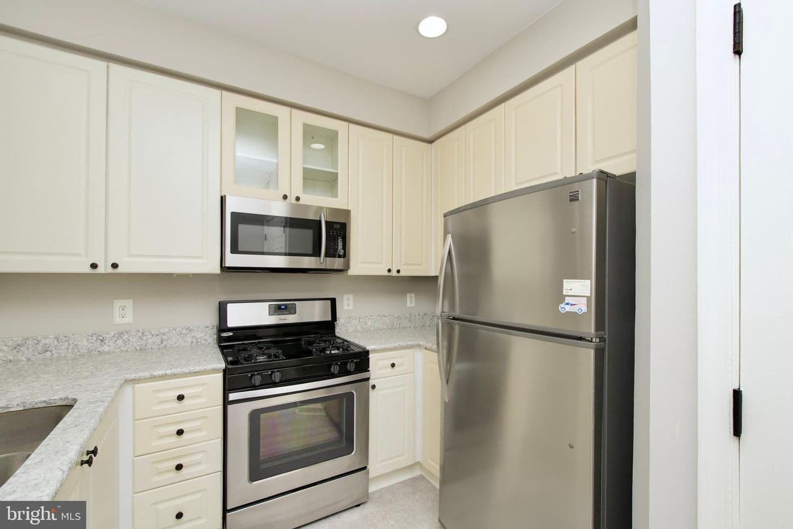 Alexandria Condo: 2324 Henshaw Pl