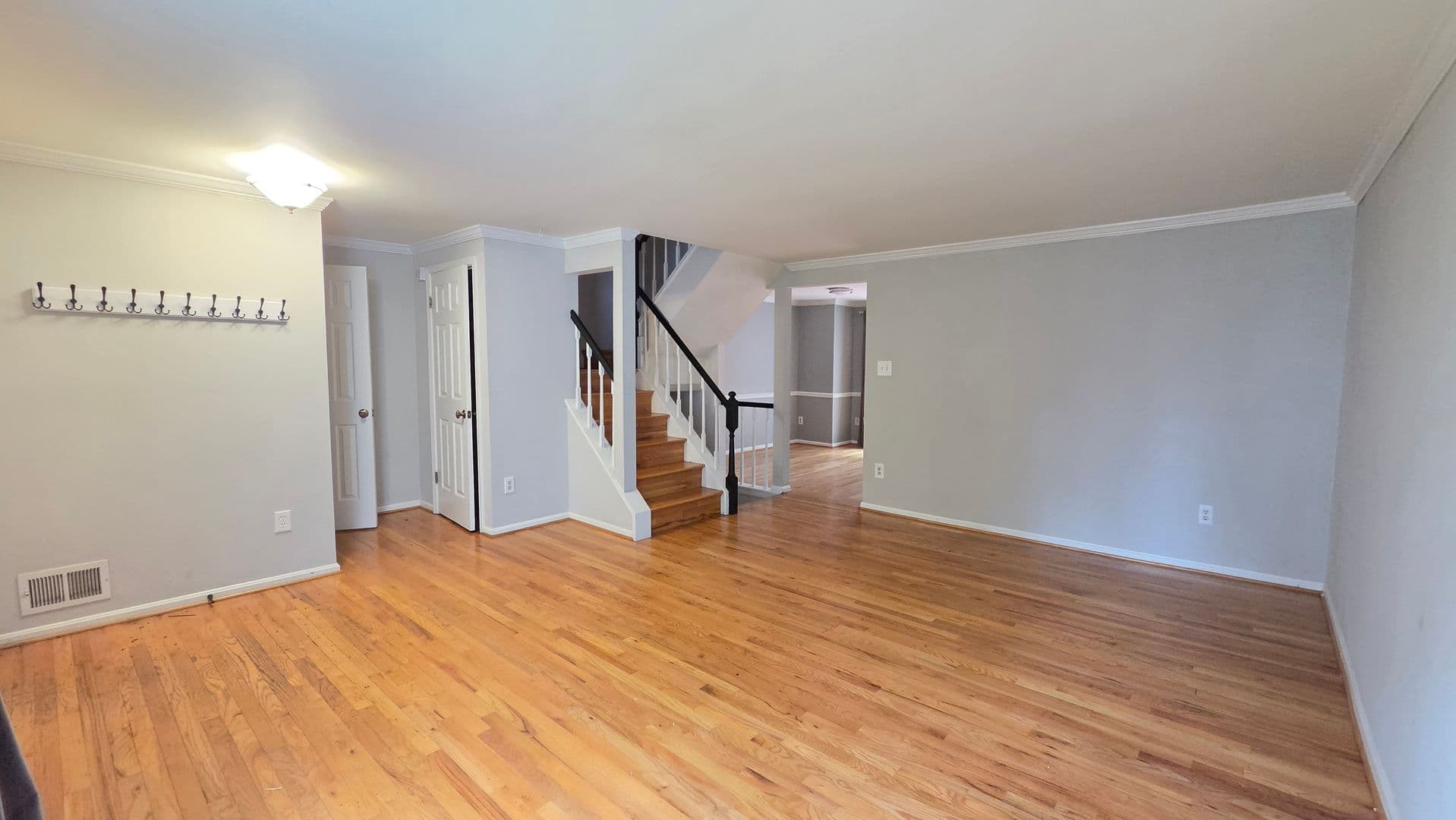 Alexandria Townhome: 6638 Greenleigh Lane