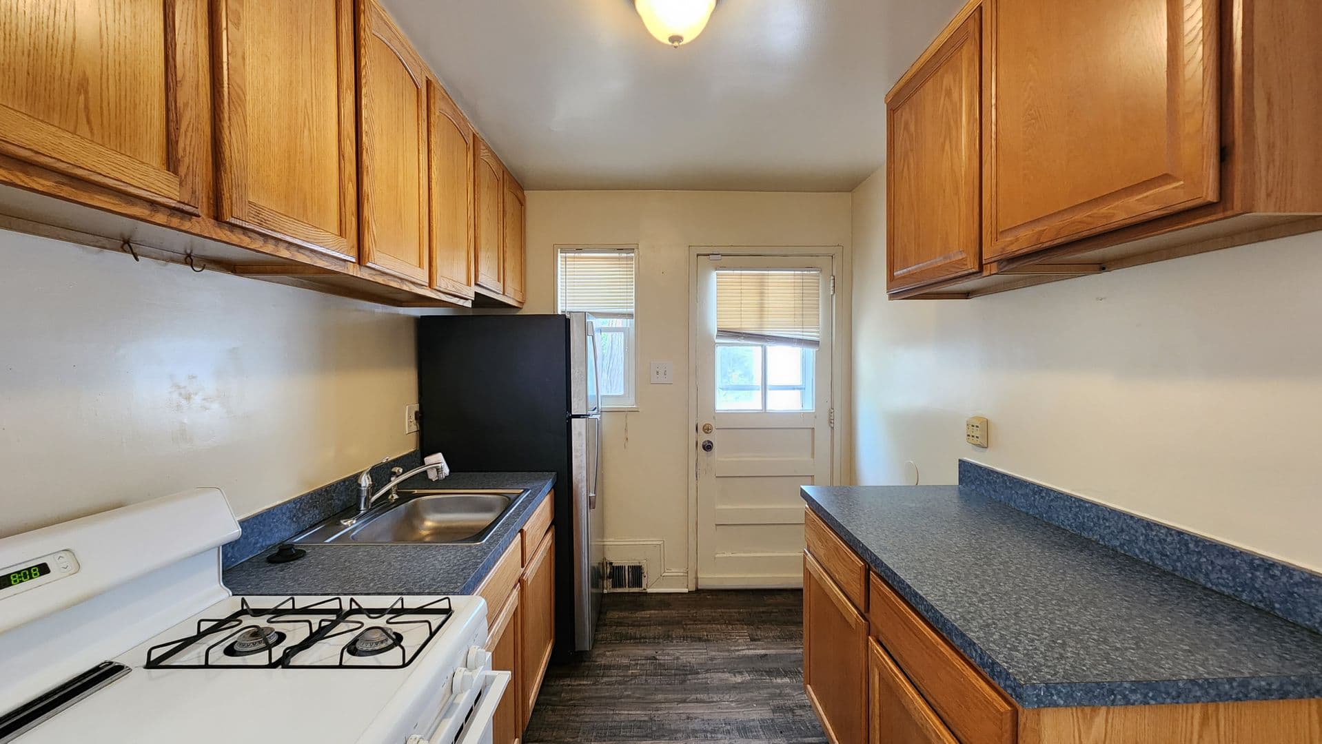 ALEXANDRIA Townhome: 27 S Hudson Street