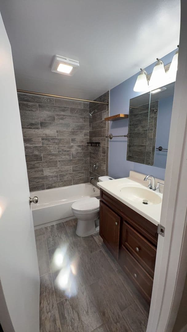 Alexandria House: 6301 Stevenson Avenue