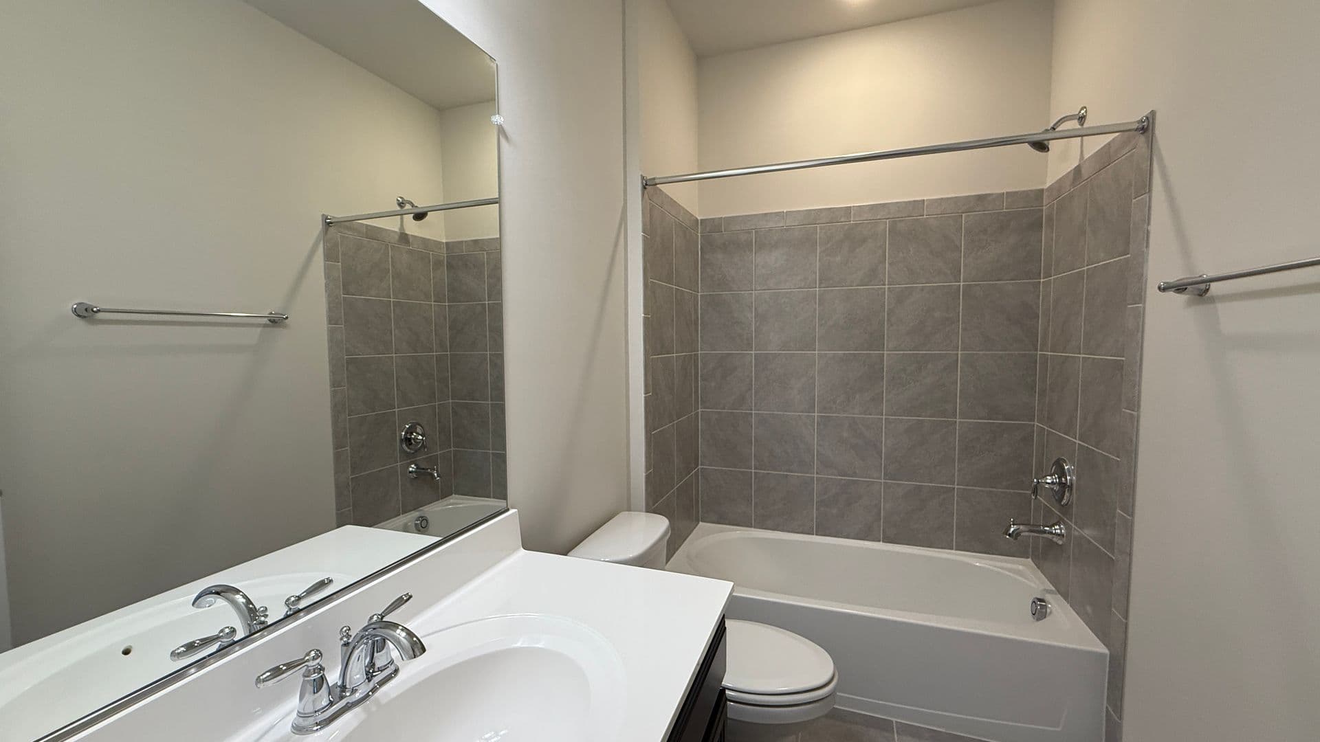 Dumfries Townhome: 1949 Greenbriar Hall Rd
