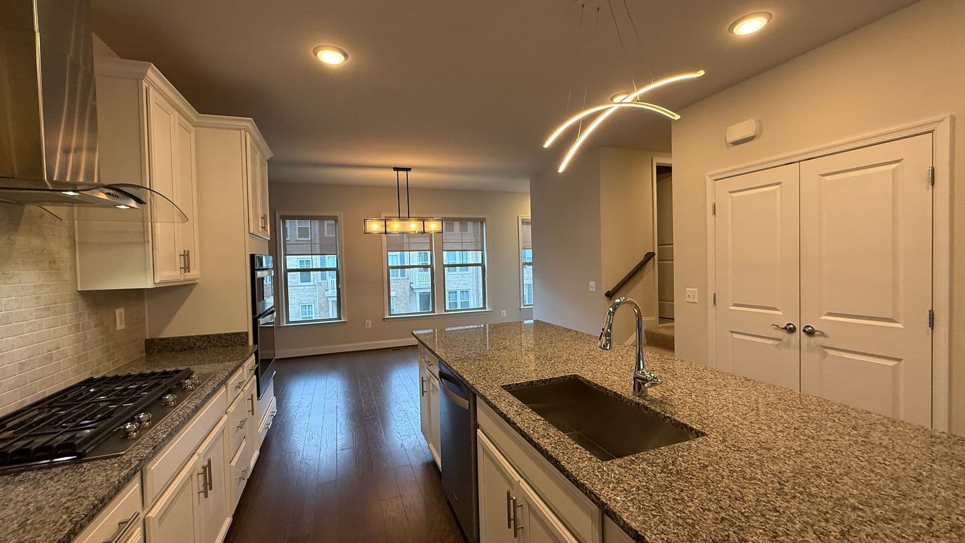 Dumfries Townhome: 1949 Greenbriar Hall Rd