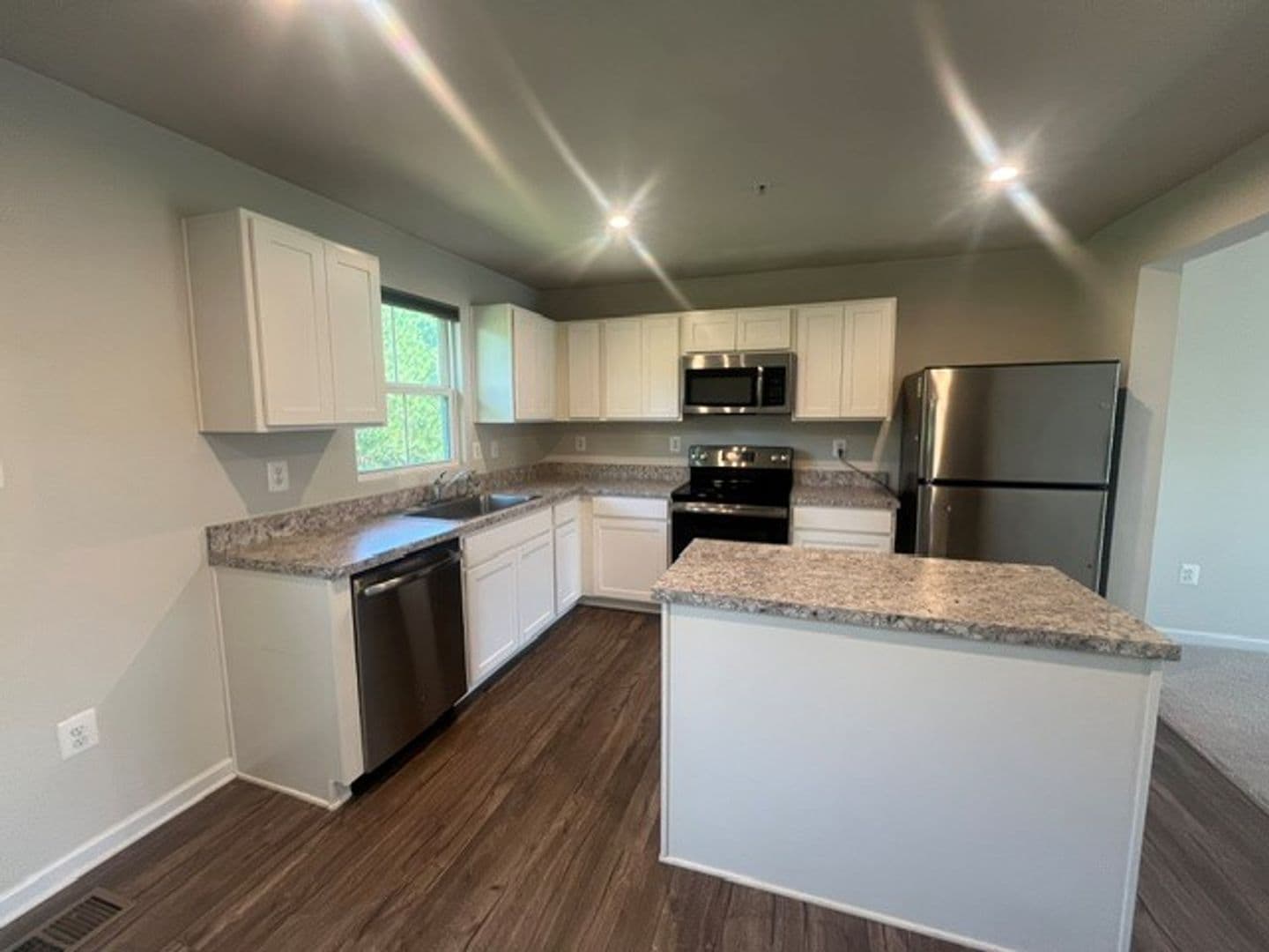 Lexington Park House: 21830 Primrose Willow