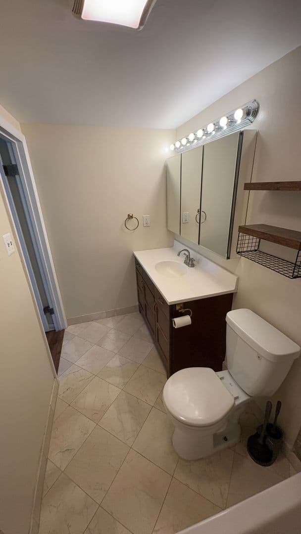 Alexandria House: 6301 Stevenson Avenue