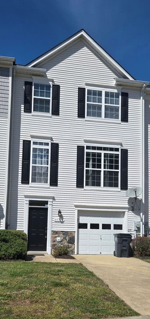Lexington Park Townhome: 48390 Sunburst Drive