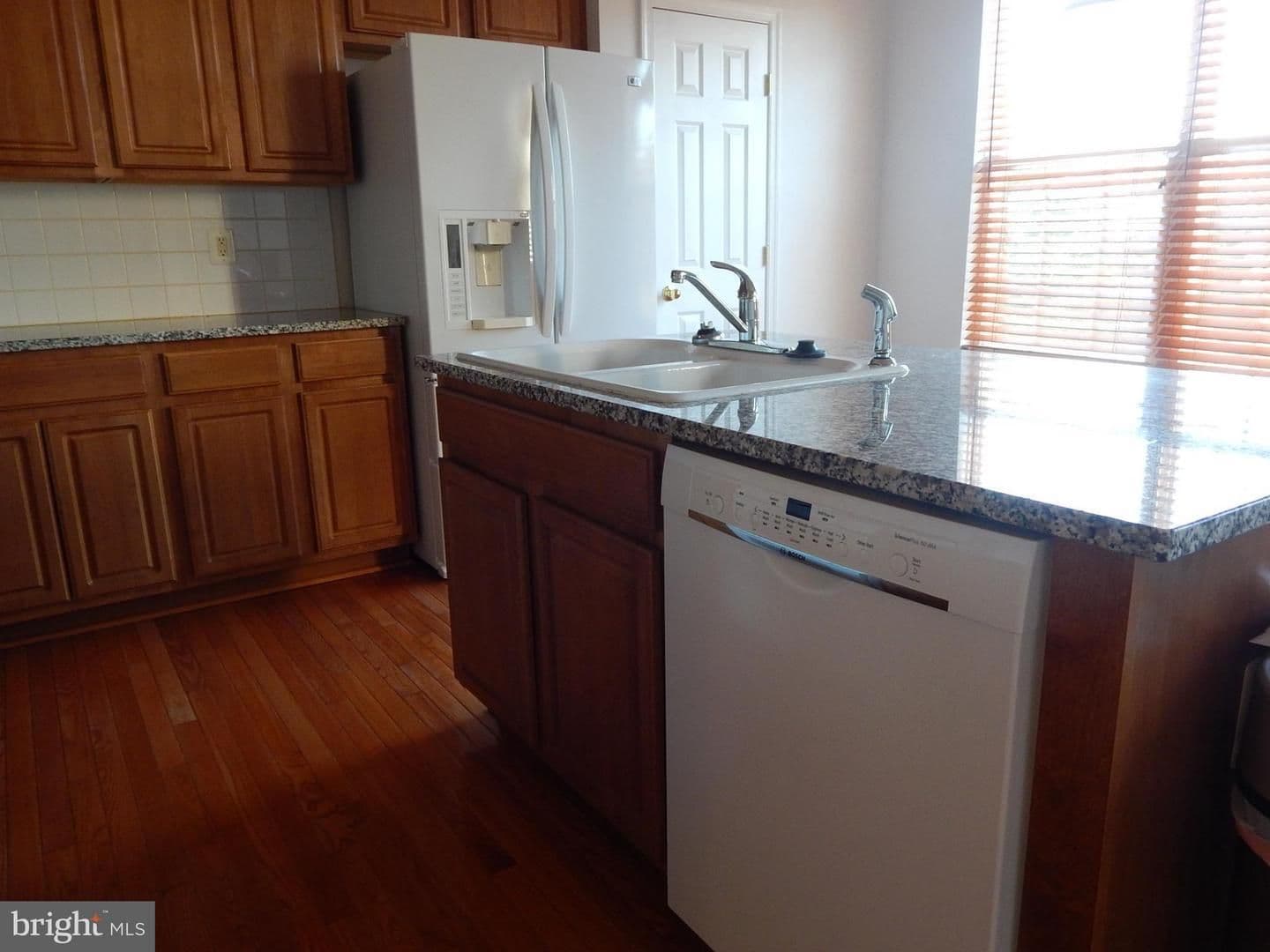 Alexandria House: 6409 Nice Pl