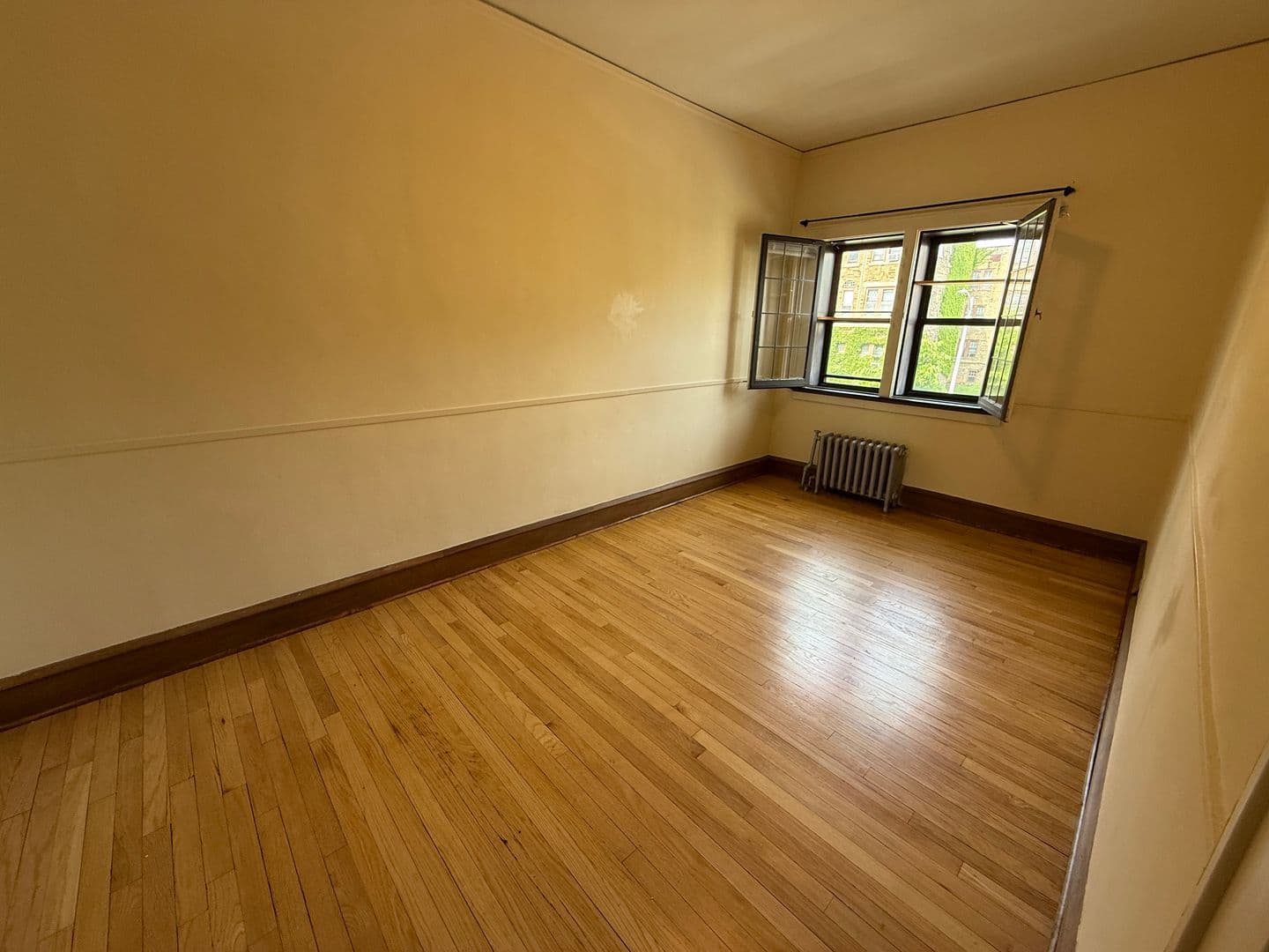 Milwaukee Apartment: 1628 N. Franklin Pl.