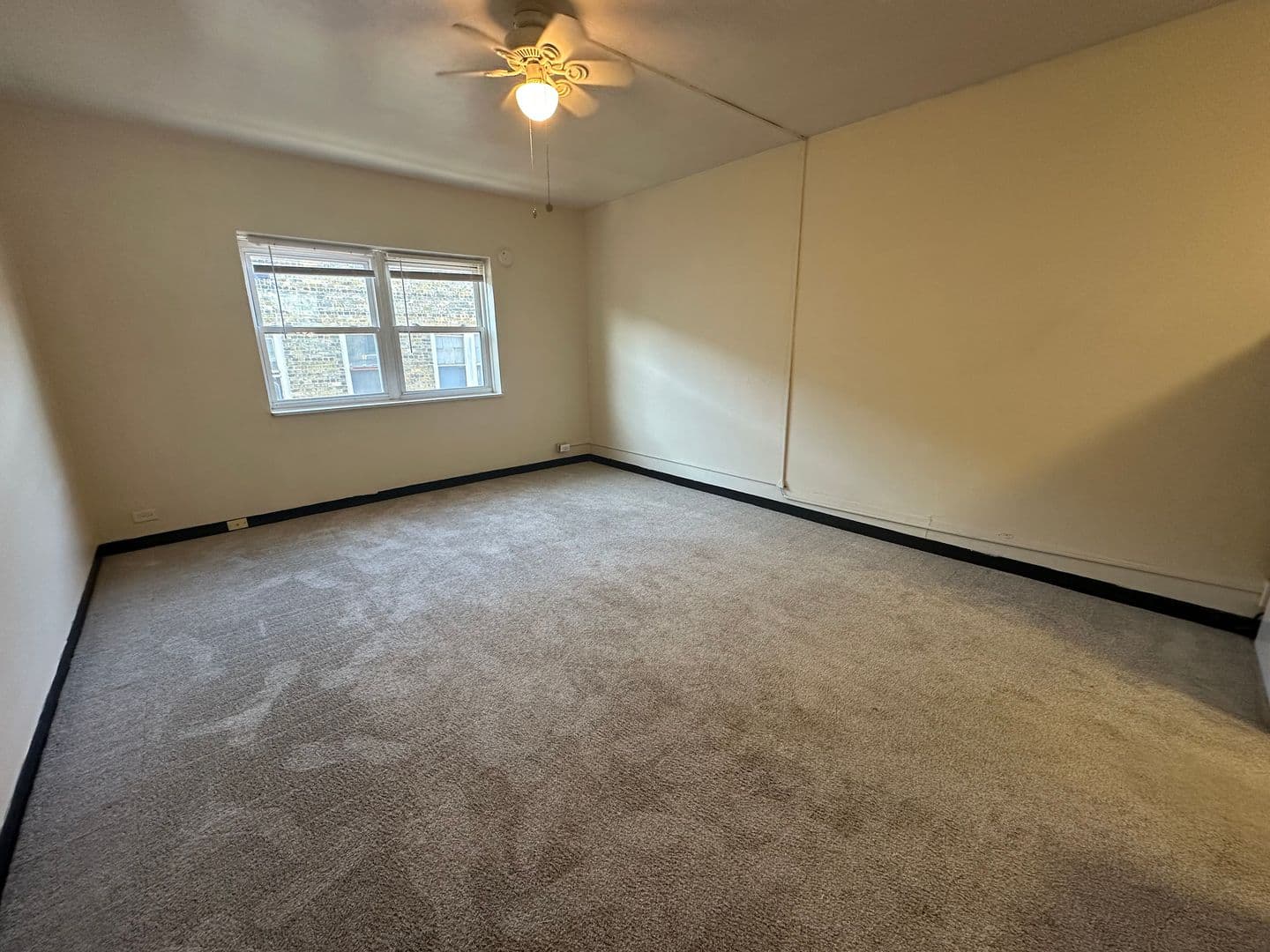Milwaukee Apartment: 1026 E Lyon St