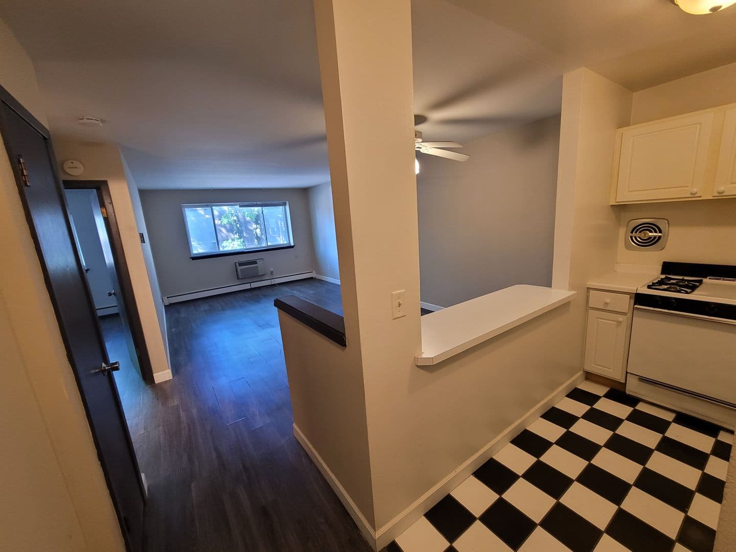 Milwaukee Apartment: 2535 N. Prospect Ave
