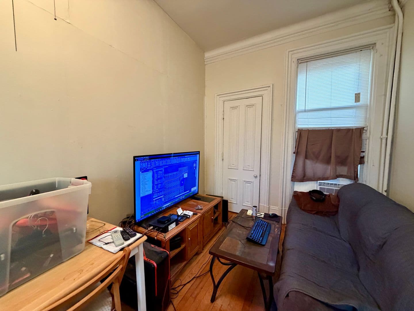 Milwaukee Apartment: 1309 N. Cass St.