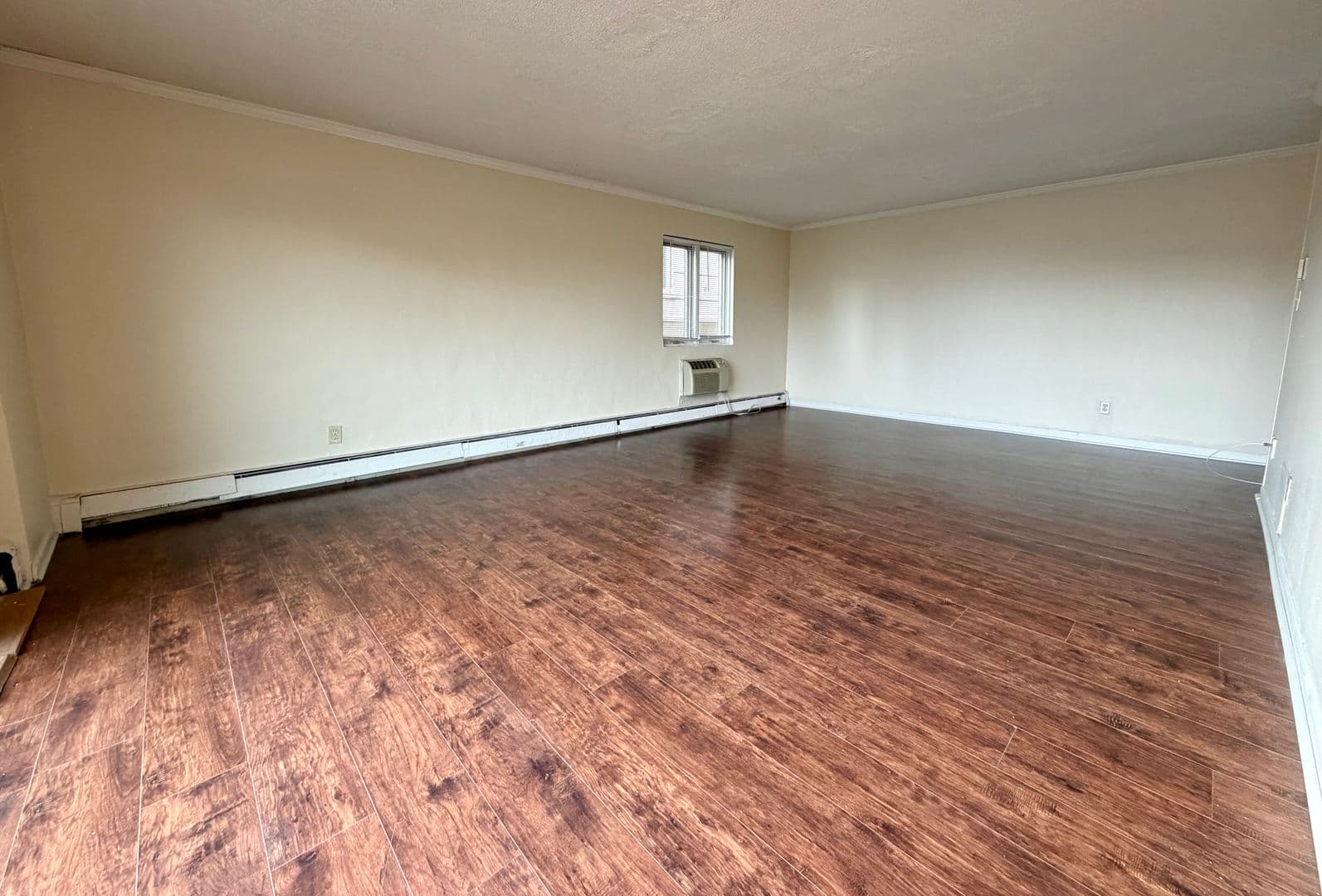 Milwaukee Apartment: 1321 N Franklin Pl