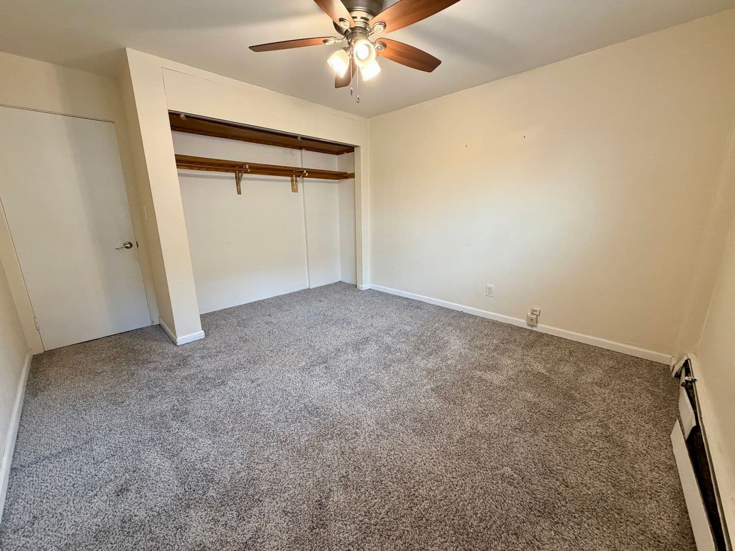Milwaukee Apartment: 1321 N Franklin Pl