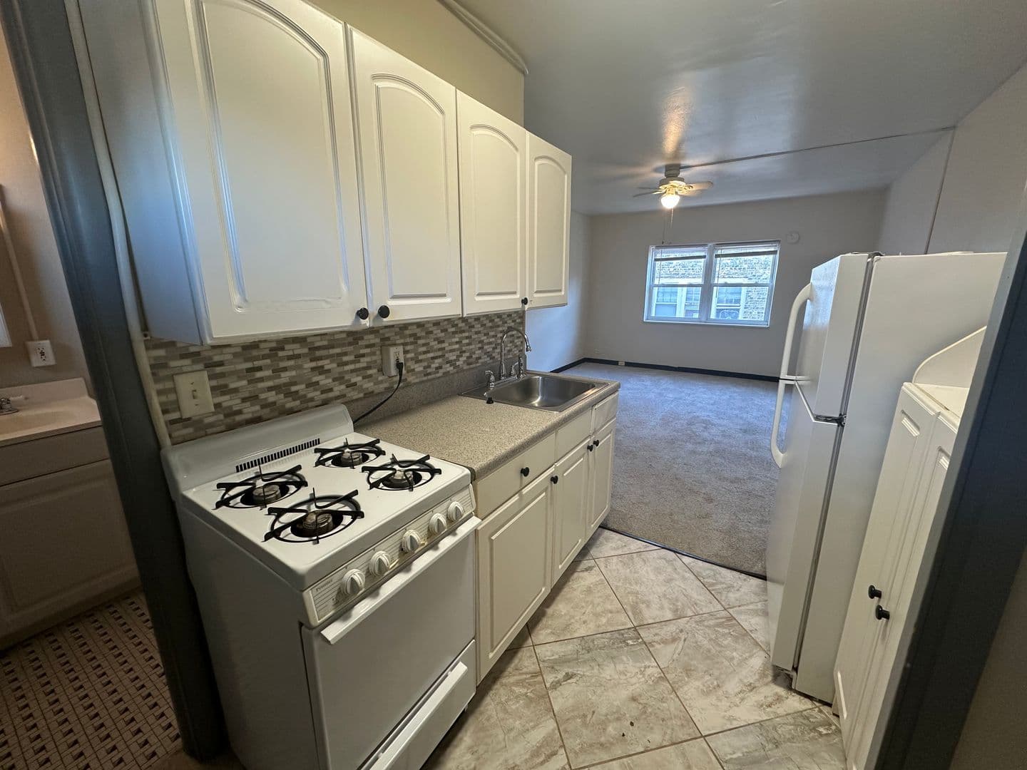 Milwaukee Apartment: 1026 E Lyon St