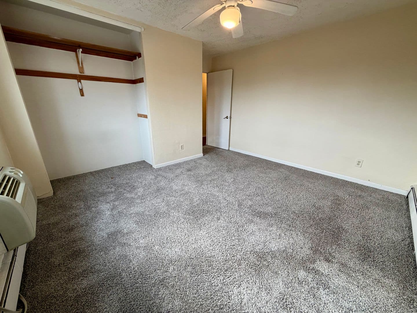 Milwaukee Apartment: 1321 N Franklin Pl