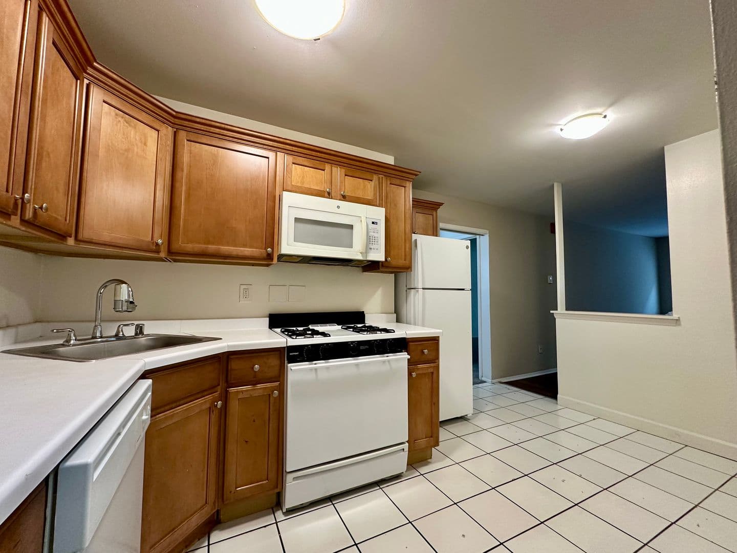 Milwaukee Apartment: 3069 N. Oakland Ave.