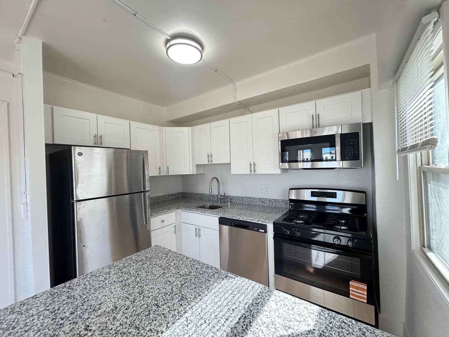 Milwaukee Apartment: 913 E. Kilbourn Ave.