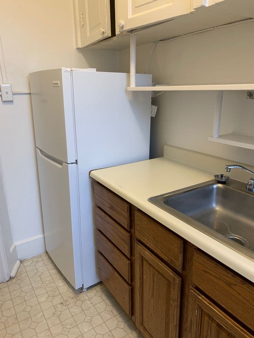 Milwaukee Apartment: 918 E. Knapp St.