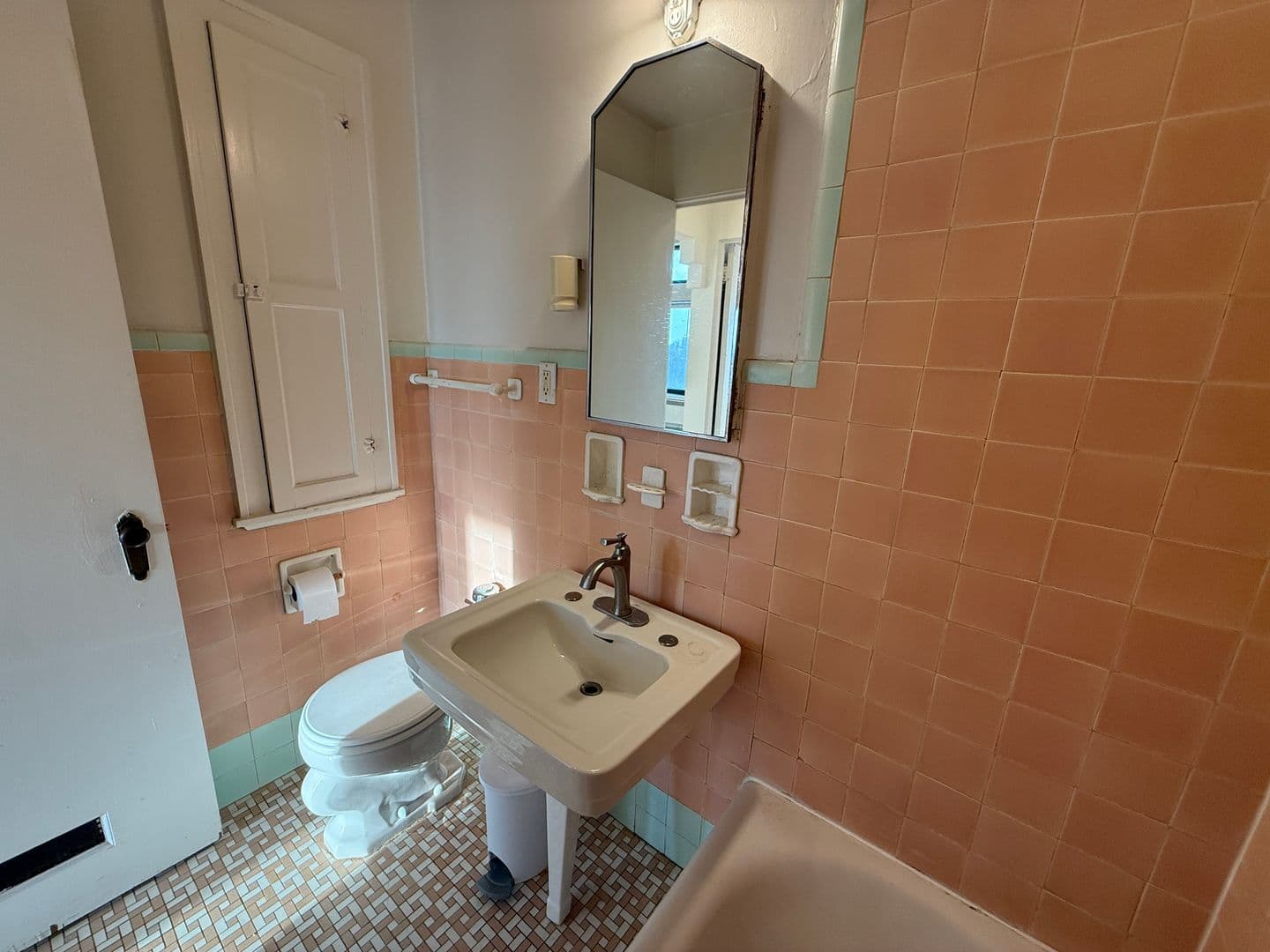 Shorewood Apartment: 2121 E. Capitol Dr.