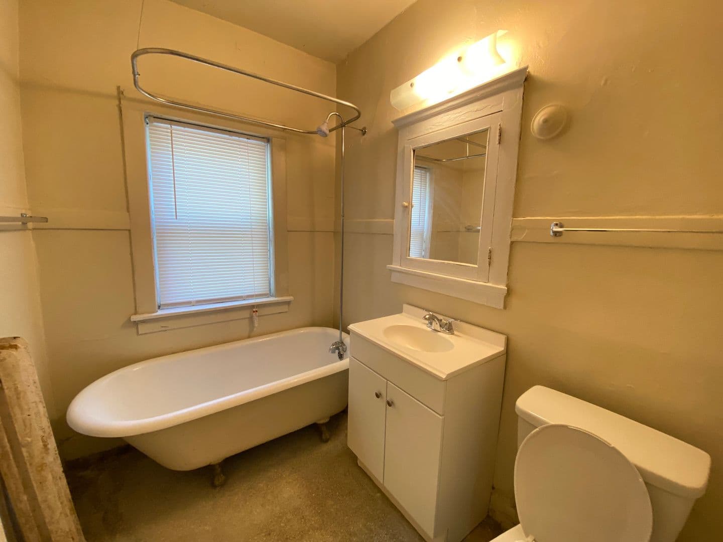 Milwaukee Apartment: 1233 N Marshall St.
