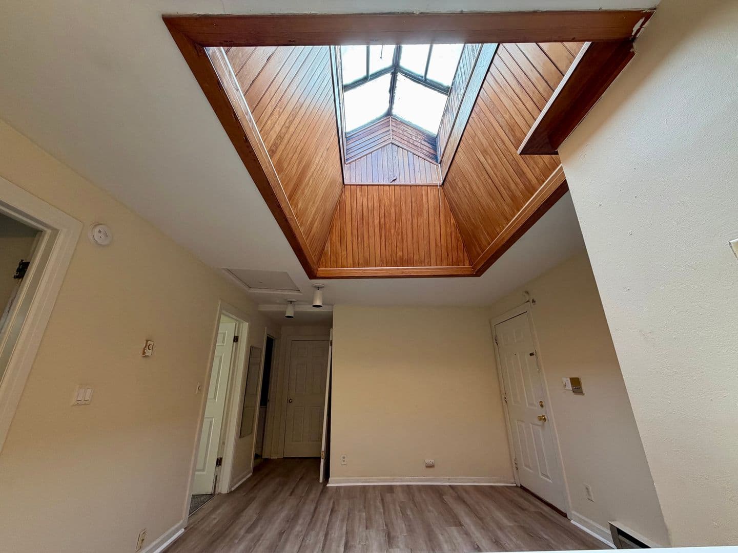 Milwaukee Apartment: 1227-1237 N. Cass St.