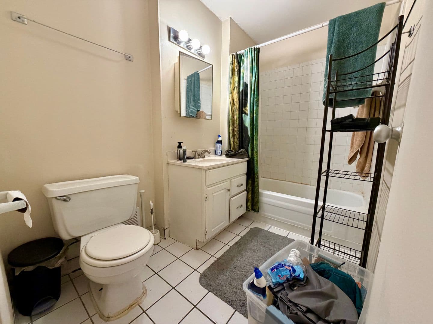 Milwaukee Apartment: 1309 N. Cass St.