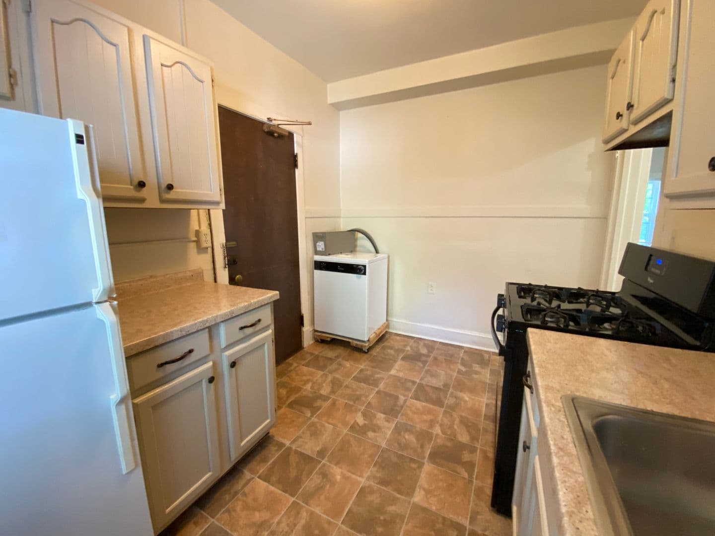 Milwaukee Apartment: 1233 N Marshall St.