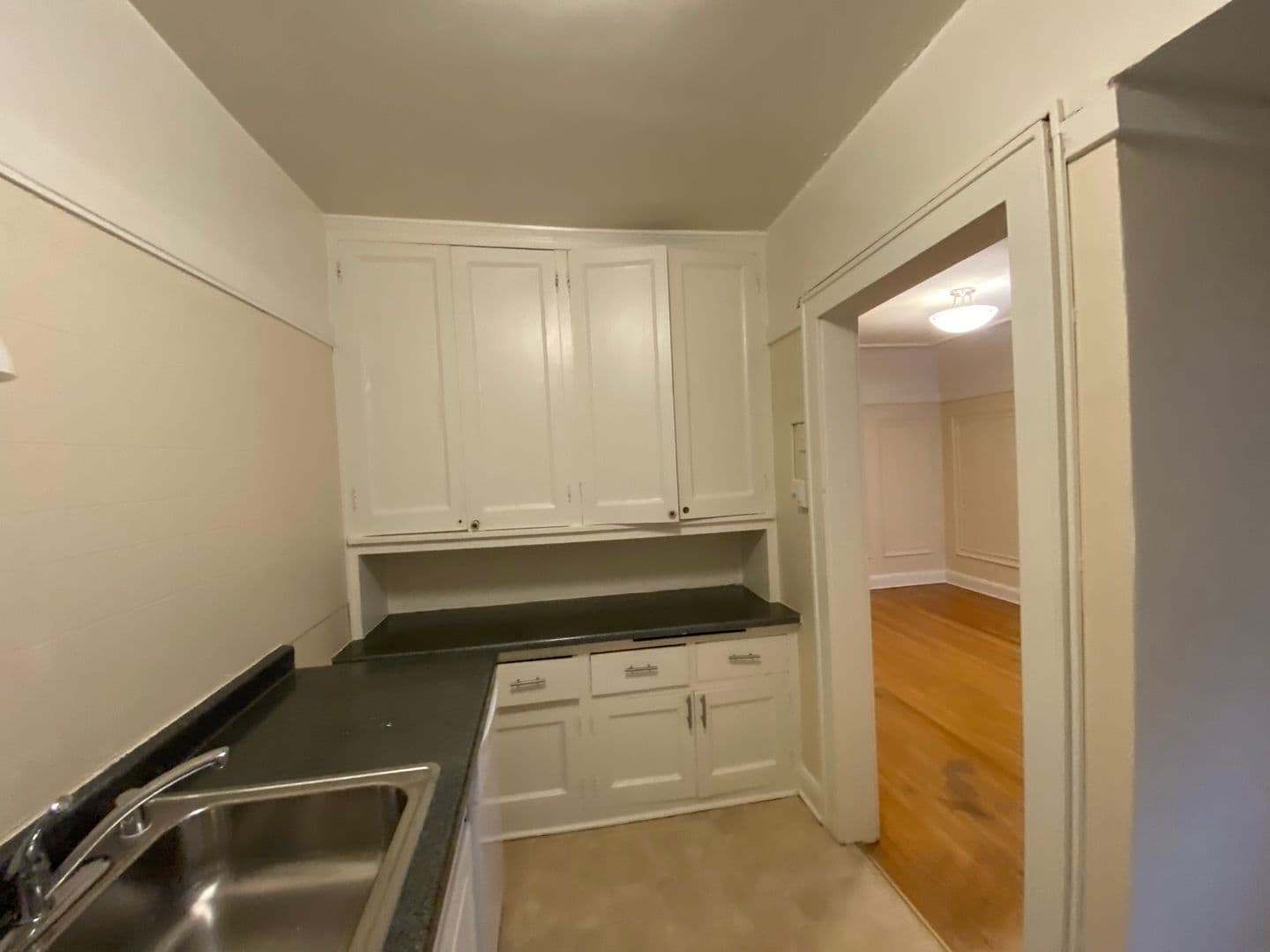 Milwaukee Apartment: 1915 N. Prospect Ave.